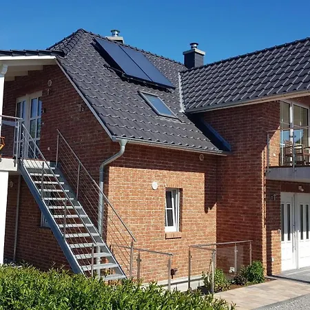 Ferienwohnung Ruegen 1, Alt Reddevitz 108, Insel Ruegen, Mit Kamin *