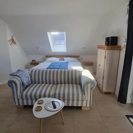 Ferienwohnung Ruegen 1, Alt Reddevitz 108, Insel Ruegen, Mit Kamin Middelhagen